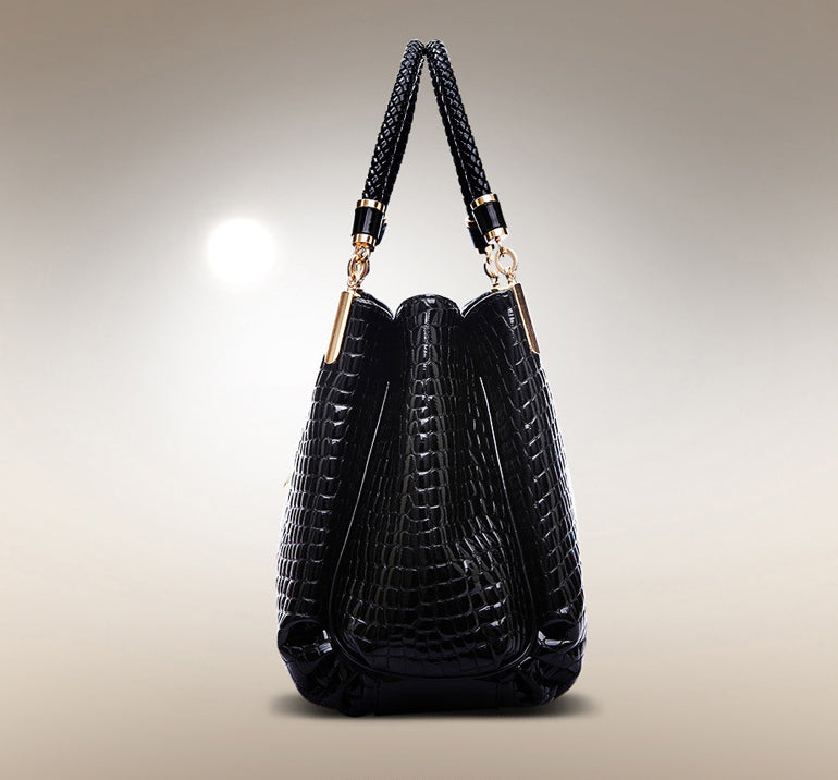 Isabella | Timeless Elegance | Croc-Pattern Handbag