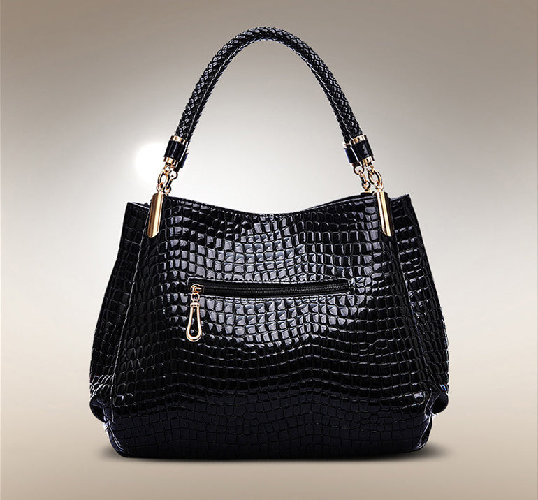 Isabella | Timeless Elegance | Croc-Pattern Handbag