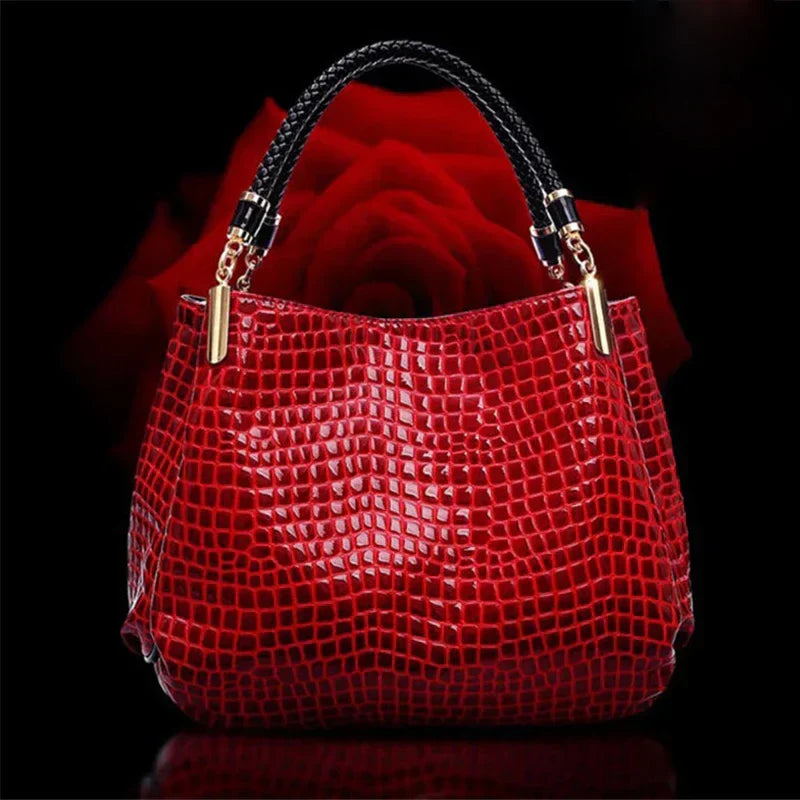 Isabella | Timeless Elegance | Croc-Pattern Handbag