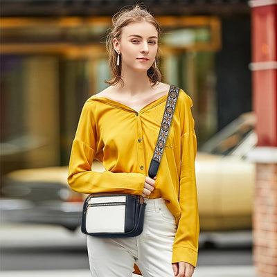 Iconic Luxe | Chic Crossbody Bag